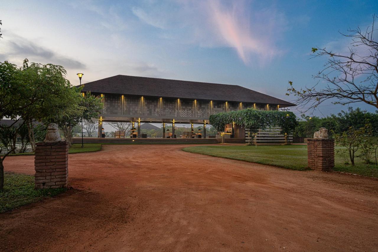 Water Garden Sigiriya - 30 Chic Designed Private Villas Overlooking Sigiriya Exterior photo